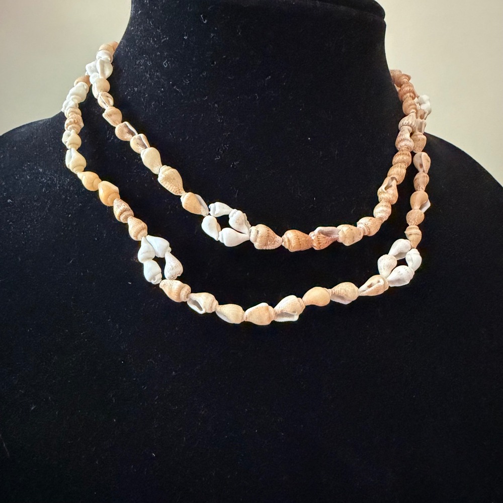Vintage‎ 70s Cream Tan Shell Necklace Boho Coastal Beach 31 Inch